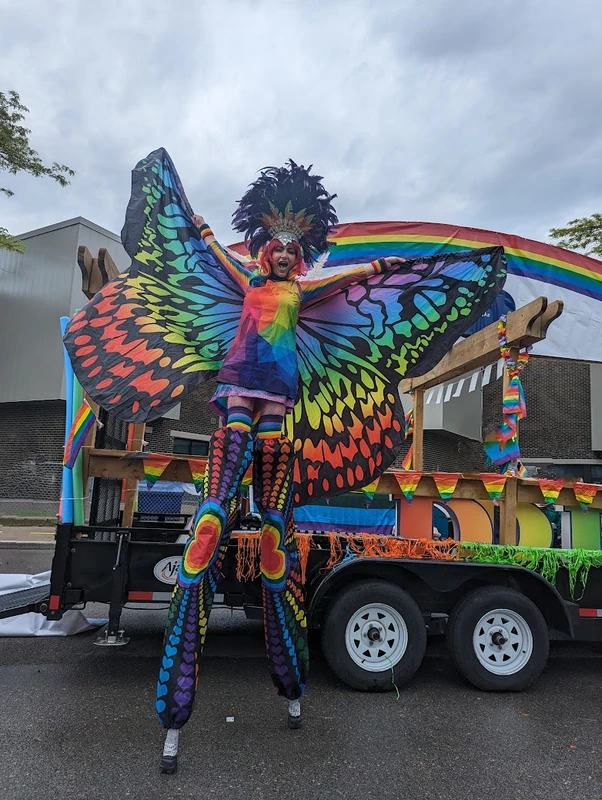 Rainbow Stiltwalkers - Stiltwalker - Feathers theme - image 4