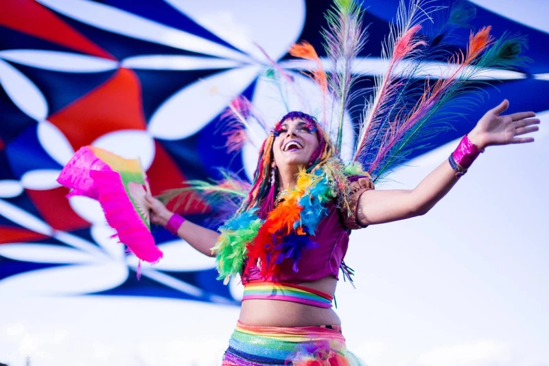 Rainbow Stiltwalkers - Stiltwalker - Feathers theme - image 28