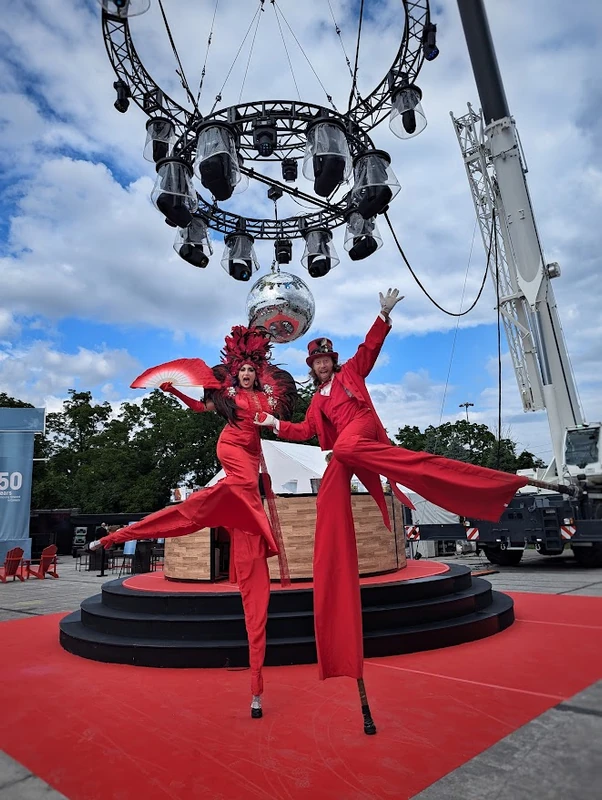 Red Carpet Gala - Stiltwalker - Feathers theme - image 3