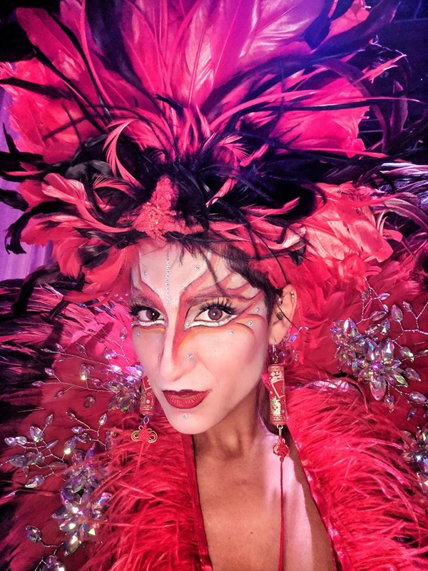 Red Carpet Gala - Stiltwalker - Feathers theme - image 8