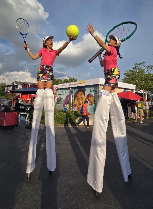 Retro Tennis Babes - Stilt Walker - Duos theme