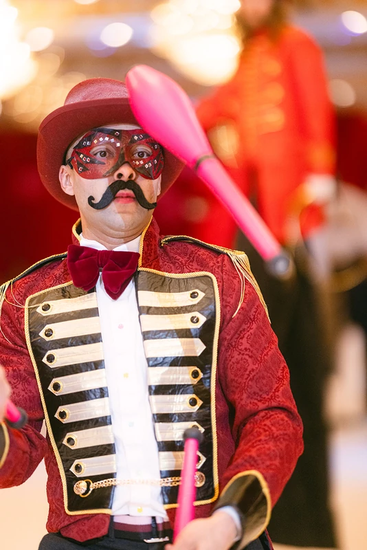 Ringmaster Juggler - Juggler - Circus theme - image 5 performer