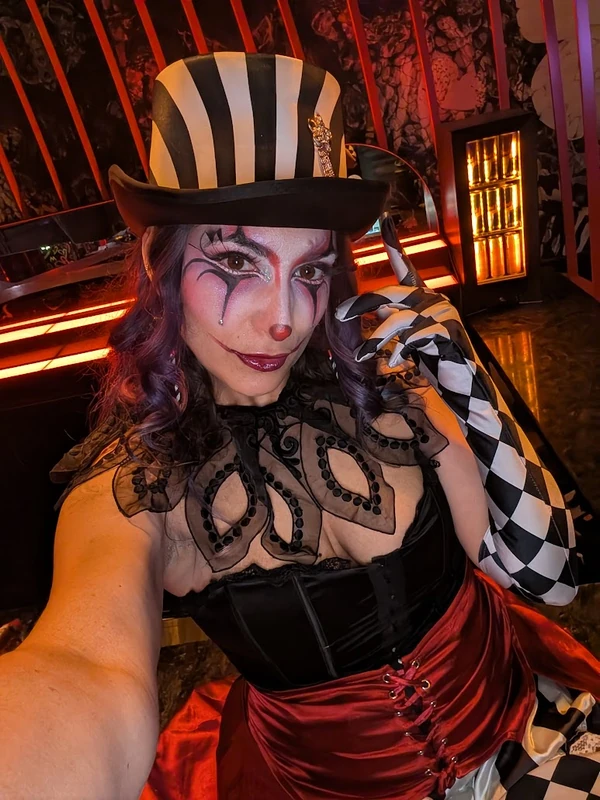 Ringmaster Stilts - Stilt Walker - Circus theme - image 14