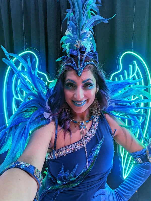 Royal Blue Ball - Stiltwalker - Feathers theme - image 15