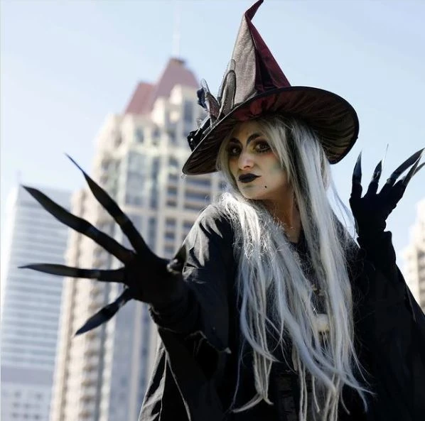 Scary Witch - Stiltwalker - Scary theme - image 2