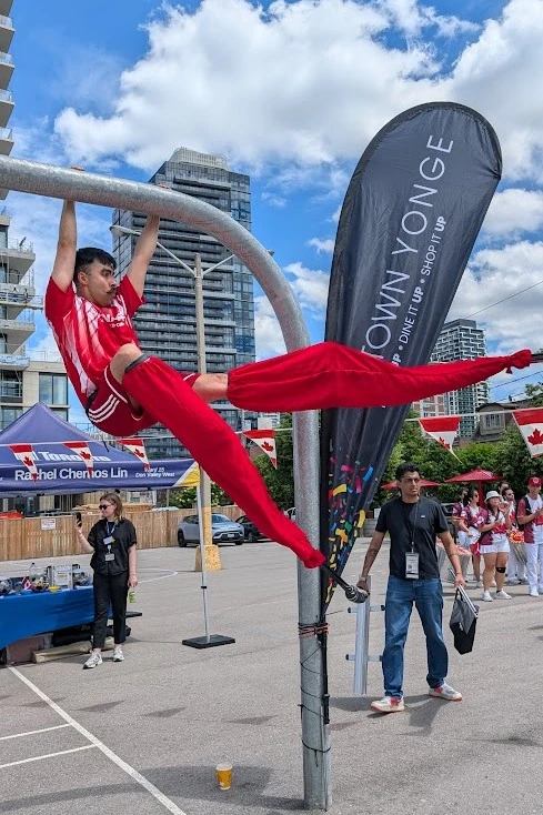 Soccer - Stilt Walker - Duos theme