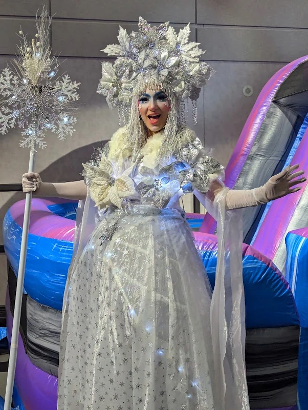 Sparkle Snow Queen - Stiltwalker - Winter theme - image 11