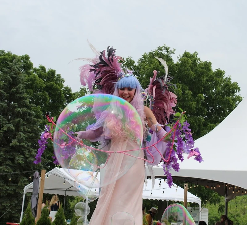 Stilt Bubble Unicorn - Bubble Artist - Family Friendly theme - image 3