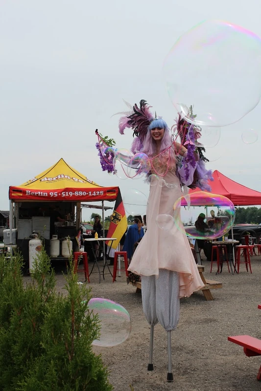 Stilt Bubble Unicorn - Bubble Artist - Family Friendly theme - image 4