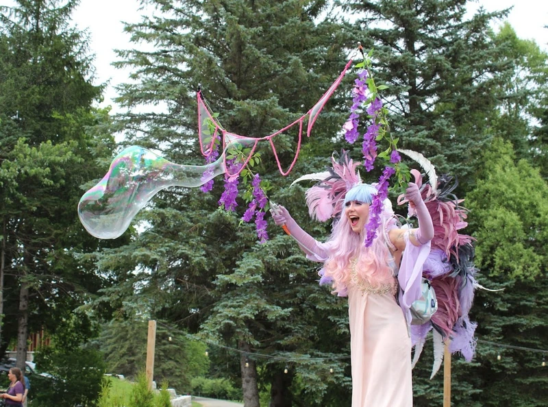 Stilt Bubble Unicorn - Bubble Artist - Family Friendly theme - image 5