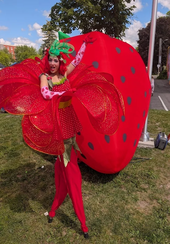 Strawbery Blossoms - Stilt Walker - Duos theme - image 7