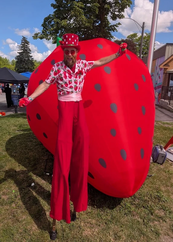 Strawbery Blossoms - Stilt Walker - Duos theme - image 8
