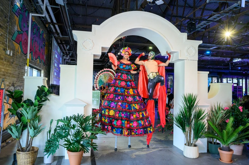 Viva Mexico! - Stiltwalker - Cultural theme - image 3