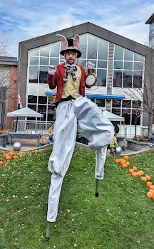 The White Rabbit - Stiltwalker - Animalia theme - image 4