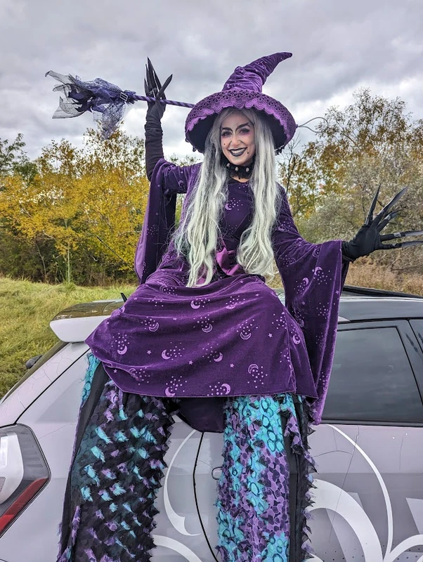 Friendly Witch - Stiltwalker - Scary theme - image 2